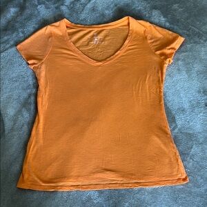 New York & Company Orange Fitted Tee Short Sleeve